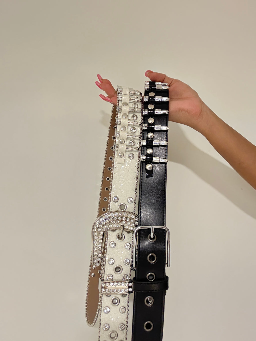 white bullet belt ˙⋆✮