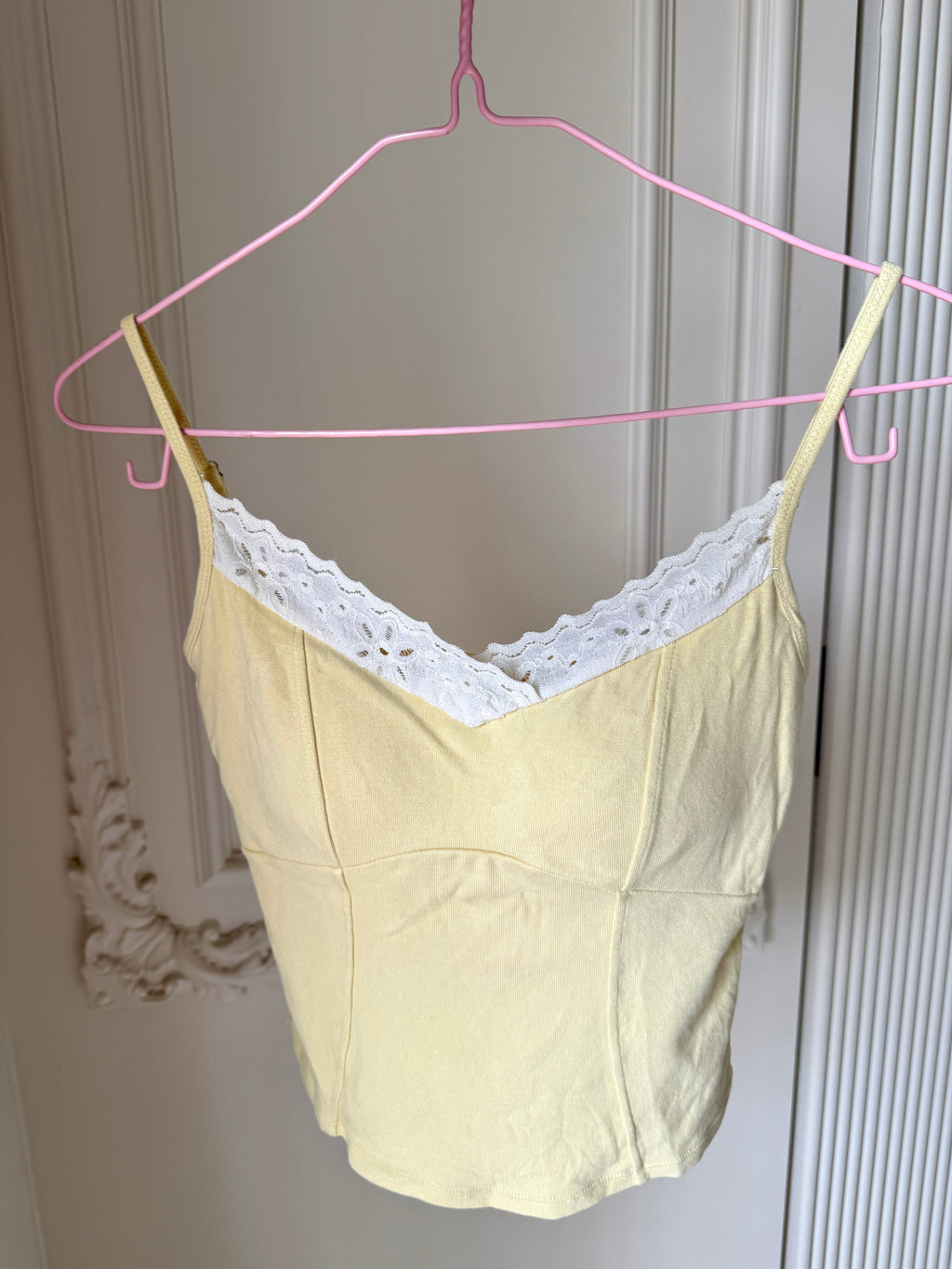 butter yellow top