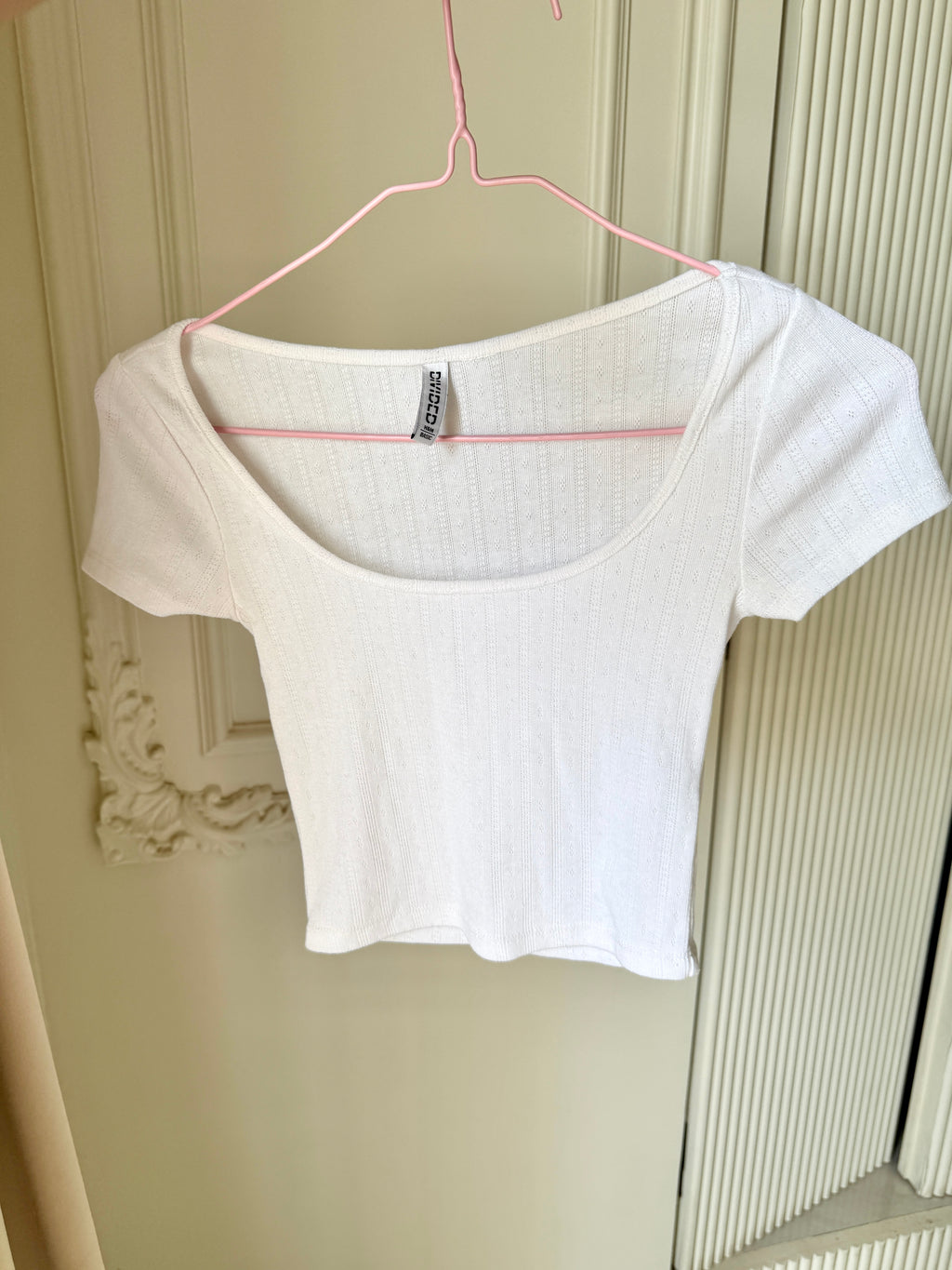 white tee ☆