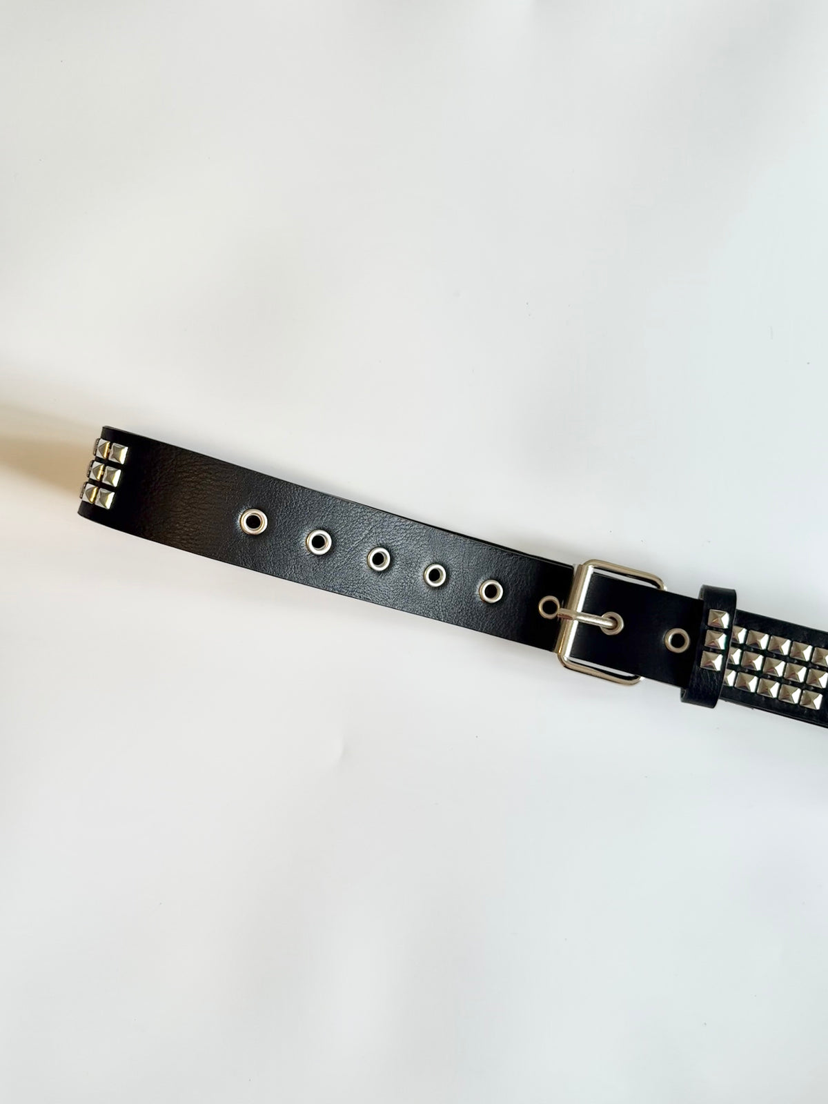 PYRAMID STUDDED BELT