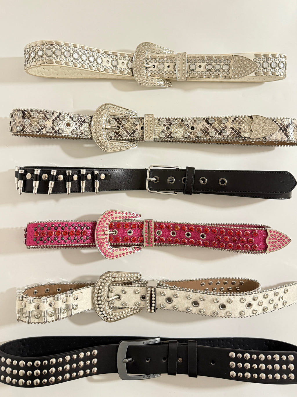 white bullet belt ˙⋆✮
