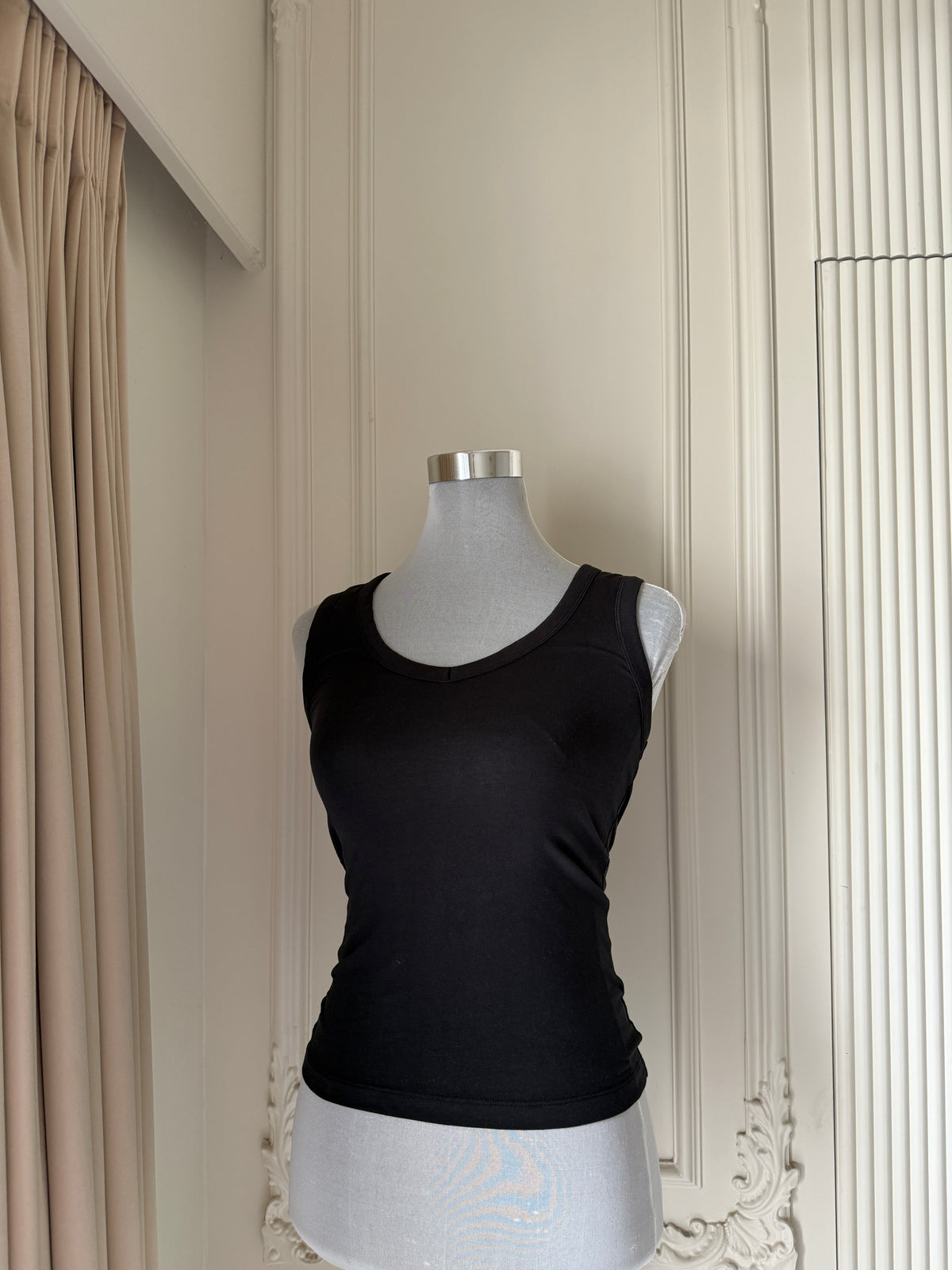 black regular top ˙⋆✮
