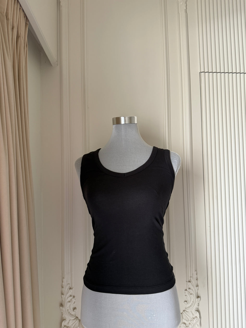 black regular top ˙⋆✮