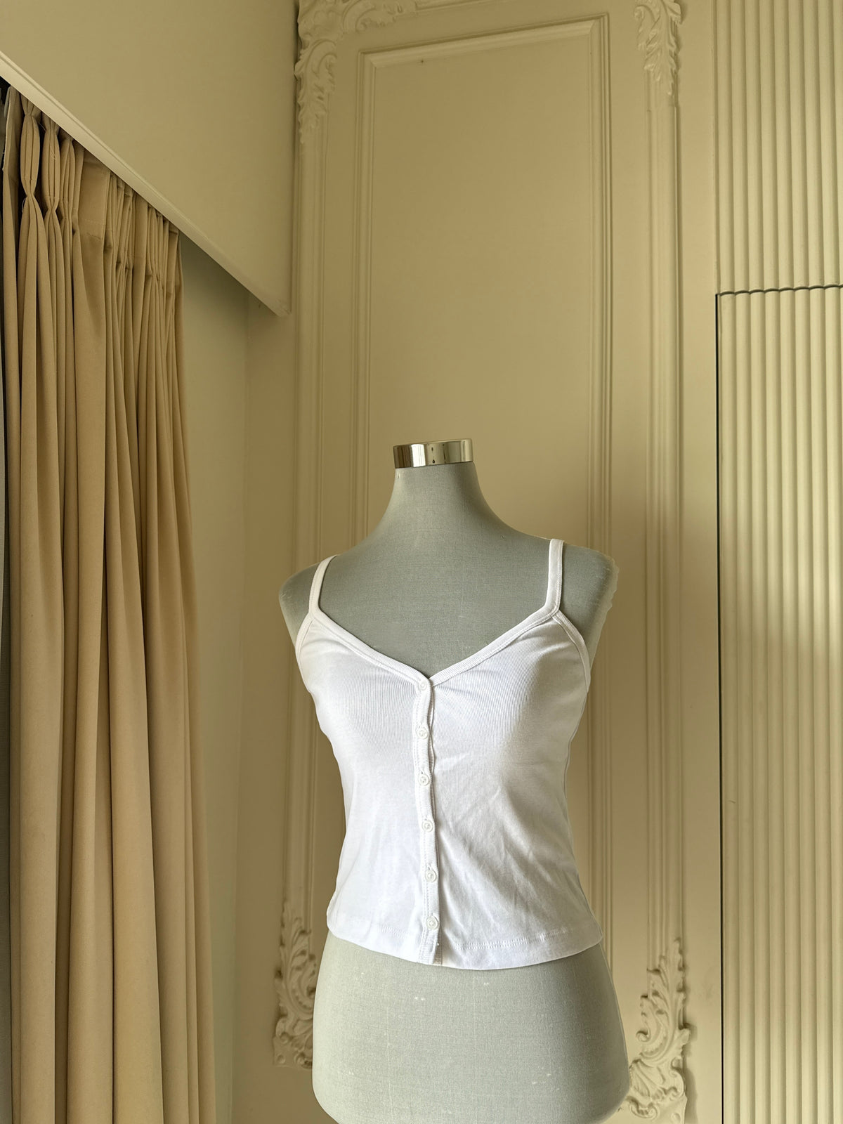 white tank top ⋆. 𐙚 ˚