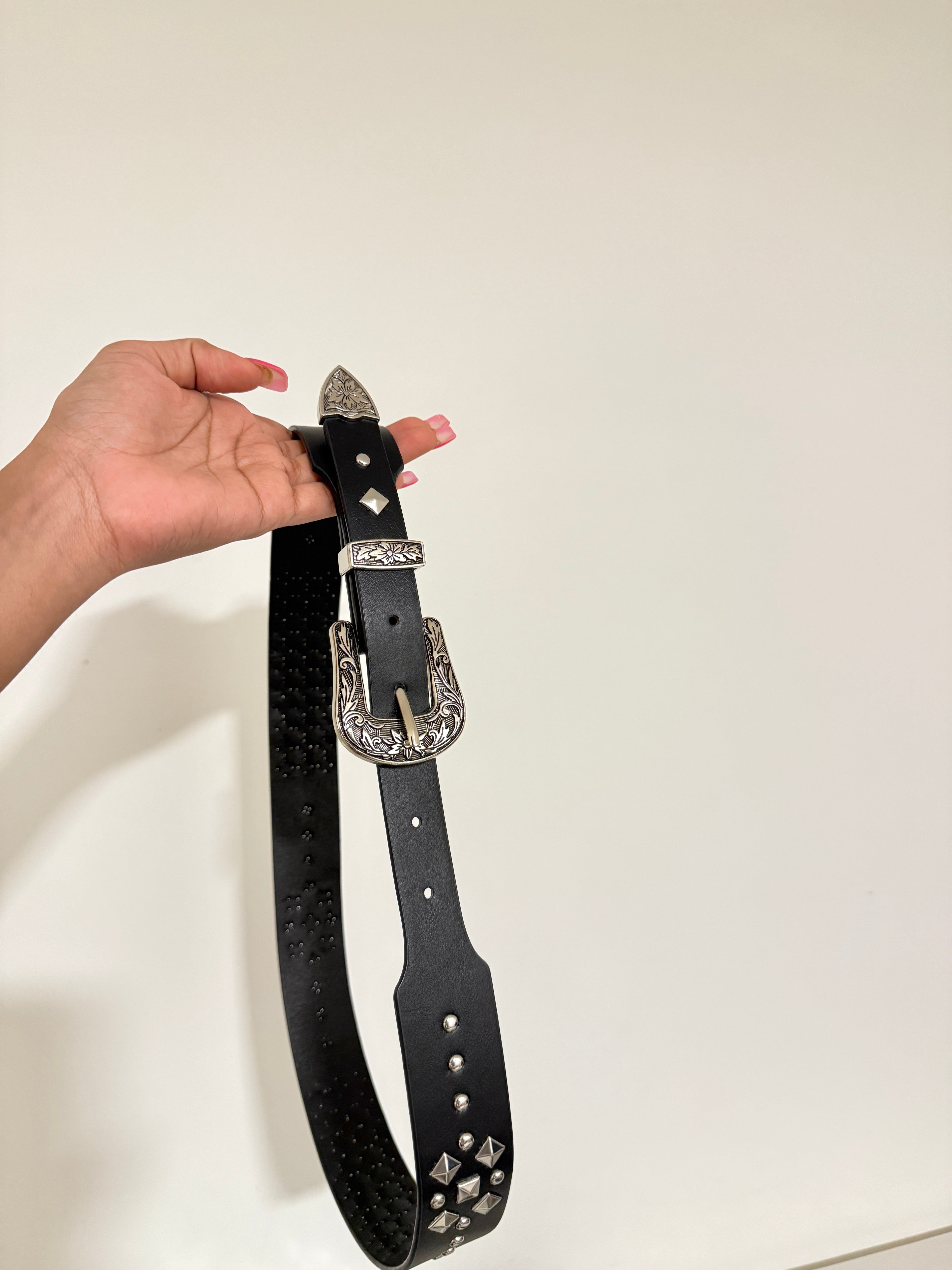 pyramid studded belt ˙⋆✮